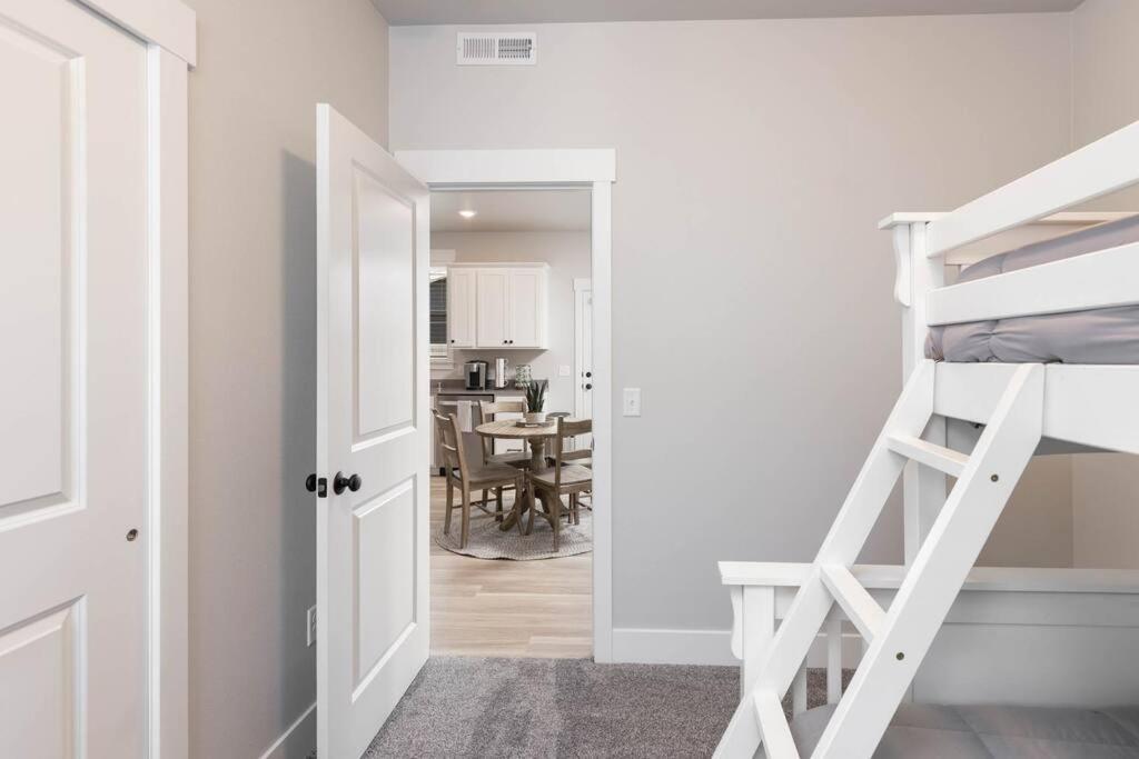 Charming 3-Bedroom In Vibrant New Neighborhood Billings Exterior photo